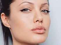 Nude Angelina Jolie